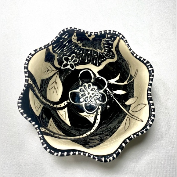 BOWL Blue Sky 2012 Ceramic Heather Goldminc Black Beige Floral 6.25” D 21/2 cups - Picture 3 of 7